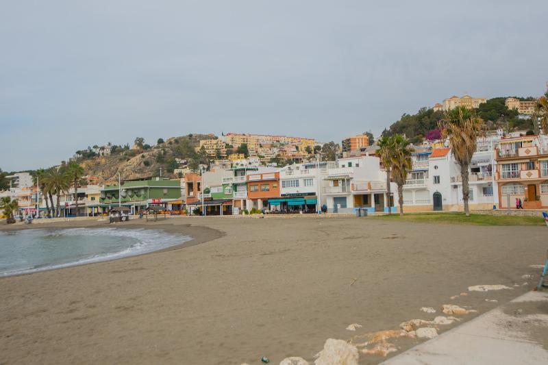 Malagaonbeach 1 - Two Bedrooms - Up To 3 People - 10 Meters Beach Номер фото