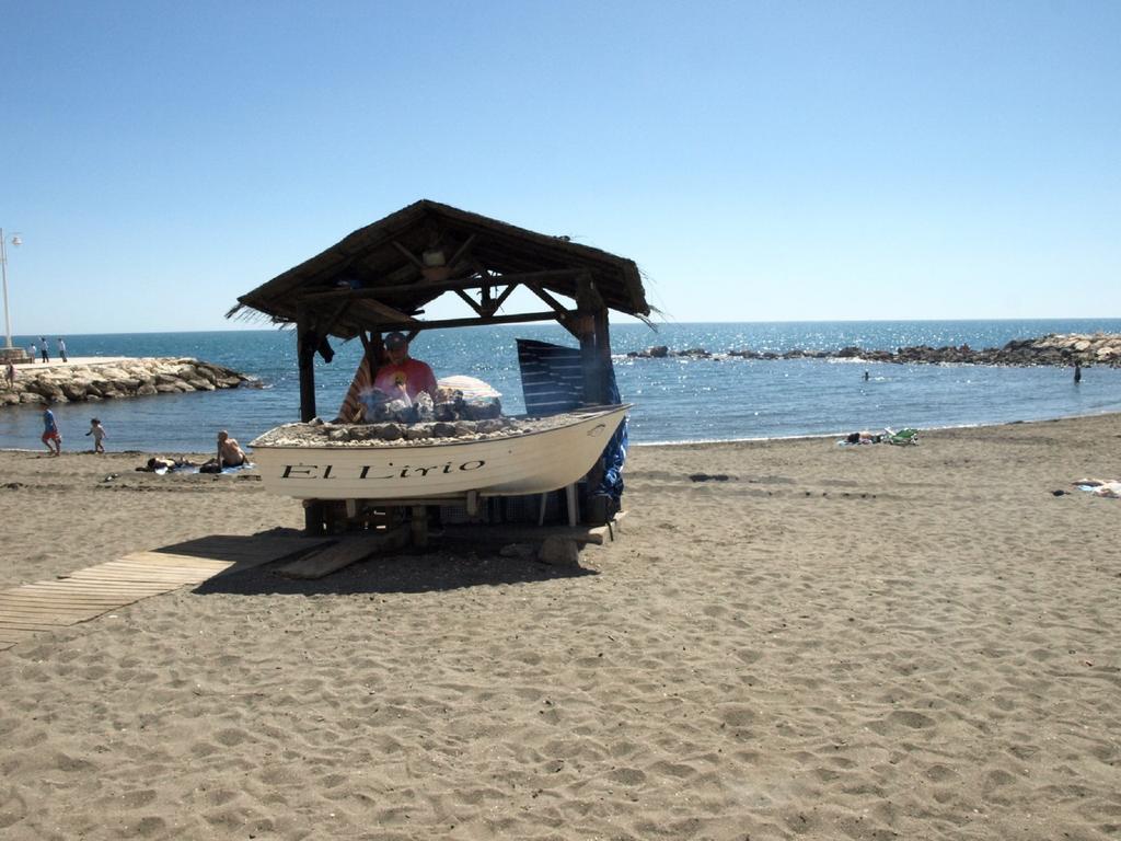 Malagaonbeach 1 - Two Bedrooms - Up To 3 People - 10 Meters Beach Номер фото