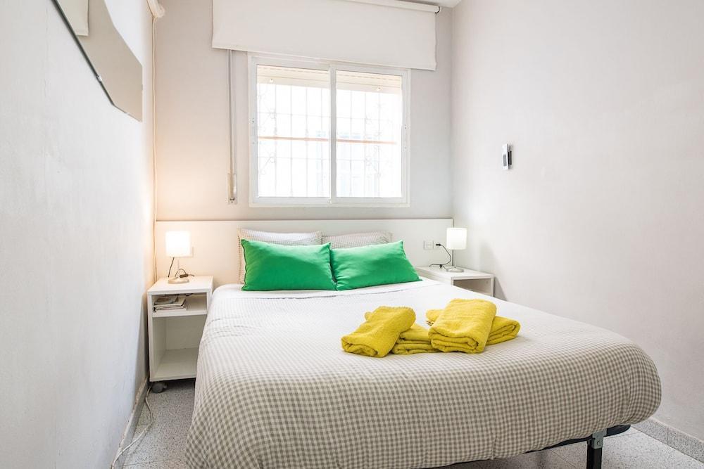 Malagaonbeach 1 - Two Bedrooms - Up To 3 People - 10 Meters Beach Экстерьер фото